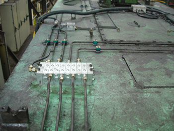 Sistema de lubricació centralitzada per a premsa de 2000 Tn.